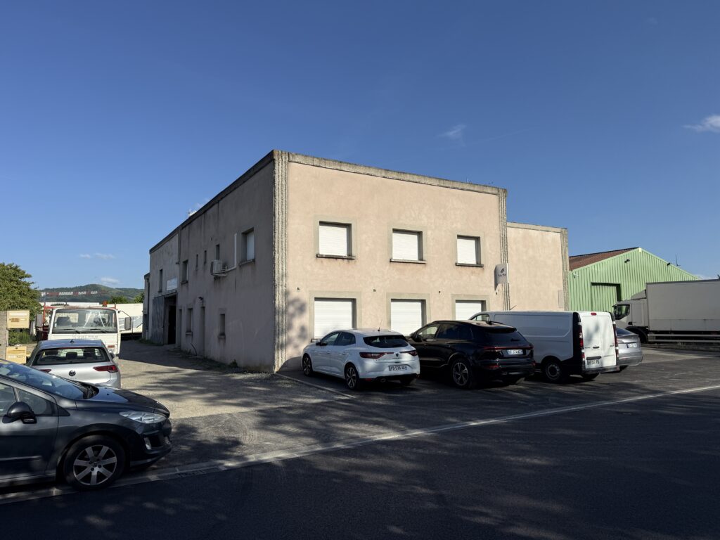 VENDU – ENSEMBLE MIXTE – 730 m² – LEMPDES