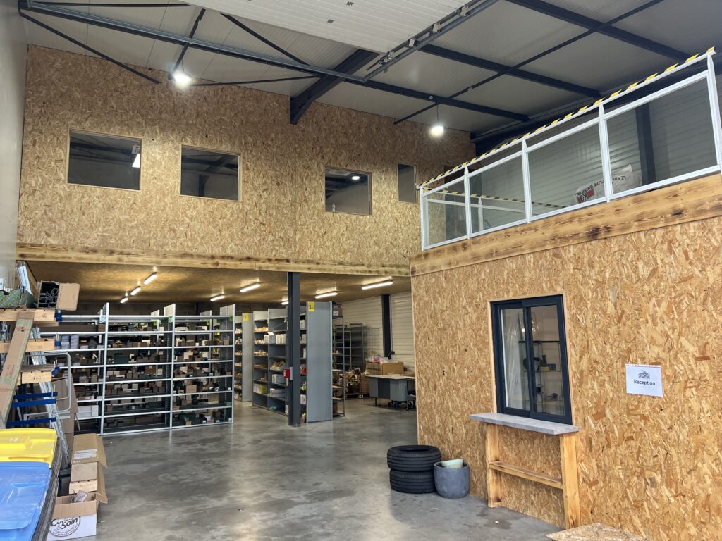 LOUÉ – ARVERN'ÉNERGIES SOLUTIONS – 310 m² – AUBIÈRE