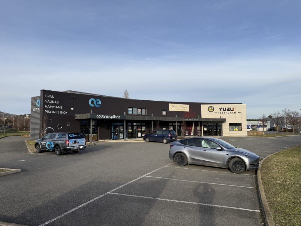 LOUÉ – AQUA ÉRUPTIONS – 600 m² – COURNON D'AUVERGNE