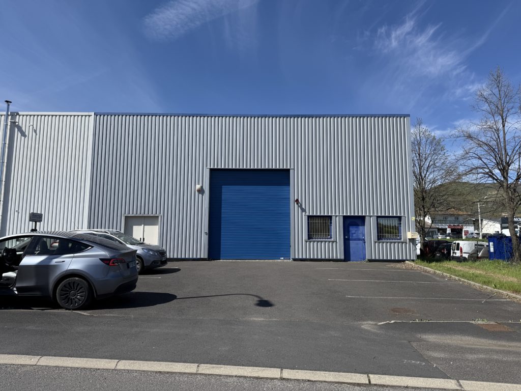 LOUÉ – 370 m² – LA ROCHE BLANCHE